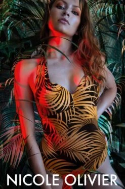 Bügel-Badeanzug TOTEM Schwarz-sand Von Nicole Olivier 5 Bügel-Badeanzug TOTEM Schwarz-sand Von Nicole Olivier -Meer Bekleidung badeanzug totem gold schwarz palmenmuster nicole olivier 1