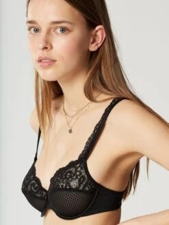 Spitze Vollschalen-BH GABY Von Maison Lejaby -Meer Bekleidung bh schwarz 13833 gaby maison lejaby 1 1 1