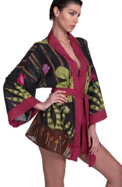 Kimono JUNGLE ATTITUDE Von Pin-Up Stars 11 Kimono JUNGLE ATTITUDE Von Pin-Up Stars -Meer Bekleidung kimono baumwolle jungle attitude schwarz pa110a pin up stars 2
