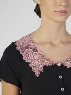 Modal Nachtkleid Mit Spitze Wadenlang Schwarz-rosa Von Verdiani 9 Modal Nachtkleid Mit Spitze Wadenlang Schwarz-rosa Von Verdiani -Meer Bekleidung modal nachtkleid lang schwarz 4511 verdiani