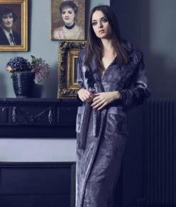 Warmer Hausmantel FREDA Lang Weich Marjolaine -Meer Bekleidung morgenmantel freda dunkelgrau fre2401 5404 marjolaine 1 1