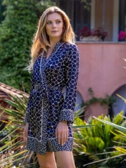 Seidenmix Morgenmantel OLIVIA Tintenblau Von Marjolaine -Meer Bekleidung morgenmantel kurz encre 3oli2001 olivia marjolaine