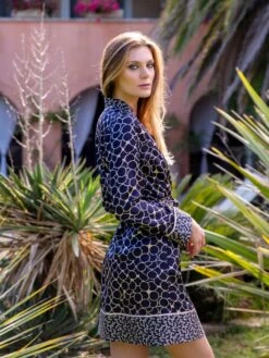 Seidenmix Morgenmantel OLIVIA Tintenblau Von Marjolaine -Meer Bekleidung morgenmantel kurz encre 3oli2001 olivia marjolaine 3