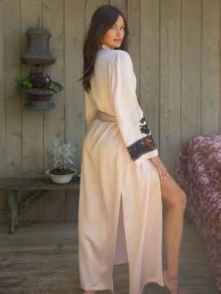 100% Seide Morgenmantel Lang MARJOLIE No. 6 Von Marjolaine -Meer Bekleidung morgenmantel lang seide 3mar2201 rosa schwarz marjolaine 2 8