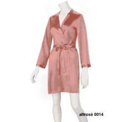 100% Seide Morgenmantel SOIE LASER Von Marjolaine 37 100% Seide Morgenmantel SOIE LASER Von Marjolaine -Meer Bekleidung morgenmantel seide laser altrose marjolaine 2 1 1