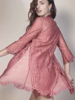 Spitze Morgenmantel JOSEPHINE Von Escora -Meer Bekleidung morgenmantel spitze altrosa 1709 e264 771 josephine escora 1 1