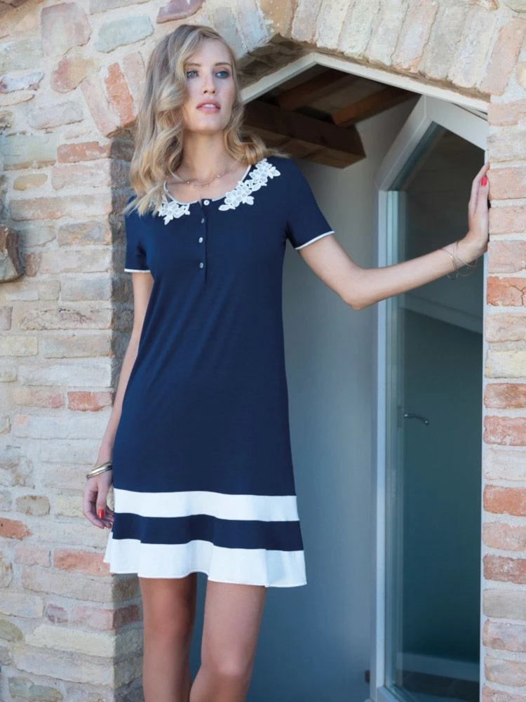 Modal Nachtkleid SUMMER BLU No. 6 Dunkelblau Von Chiara Fiorini 4 Modal Nachtkleid SUMMER BLU No. 6 Dunkelblau Von Chiara Fiorini – Bild 2