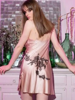 Seidennachthemd NYMPHE No. 1 Kurz Von Marjolaine -Meer Bekleidung nachthemd seide nymphe boudoir noir 4nym0101 marjolaine