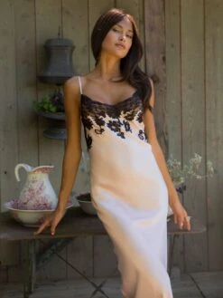 100% Seide Nachthemd Lang MARJOLIE No. 4 Von Marjolaine -Meer Bekleidung nachtkleid lang seide 3mar3001 rosa schwarz marjolaine 2 1