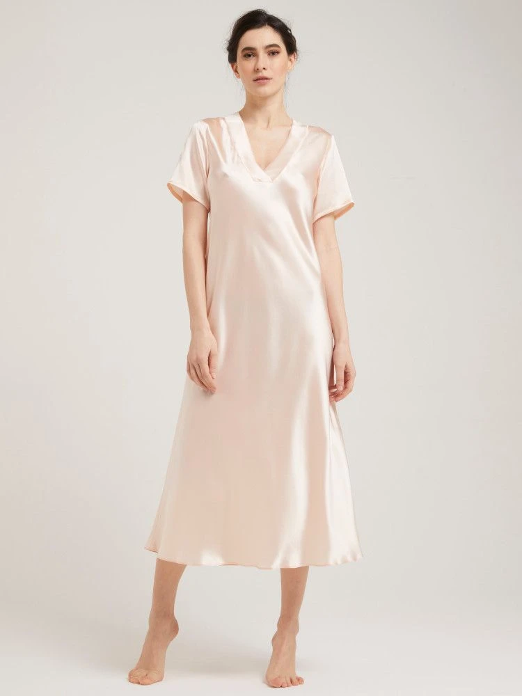 100% Seide Nachtkleid DOROTEA Von Vivis 4 100% Seide Nachtkleid DOROTEA Von Vivis – Bild 2