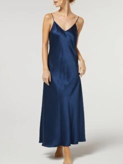 100% Seide Nachtkleid Lang DORINE Uni Von Vivis -Meer Bekleidung nachtkleid seide lang dorine v00006 nachtblau vivis 3 1 2