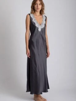 100% Seide Nachtkleid LEONA Lang Von Vivis -Meer Bekleidung nachtkleid seide lang v00586 leona anthrazit vivis 1