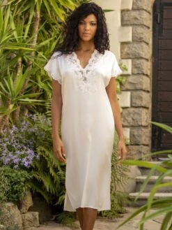 Stretchseide Nachtkleid REINE Lang Mit Spitze Von Marjolaine 11 Stretchseide Nachtkleid REINE Lang Mit Spitze Von Marjolaine -Meer Bekleidung nachtkleid stretchseide 4rei3401 0074naturel reine marjolaine 7