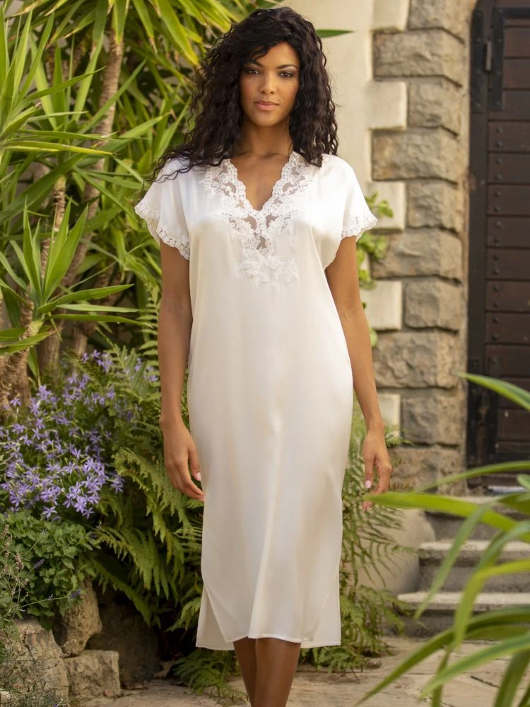 Stretchseide Nachtkleid REINE Lang Mit Spitze Von Marjolaine 5 Stretchseide Nachtkleid REINE Lang Mit Spitze Von Marjolaine – Bild 3