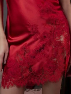 Stretchseide Neglige NINA Mit Spitze Marjolaine -Meer Bekleidung neglige nina cerise rubis 4nin0102 marjolaine 4 1 1 1