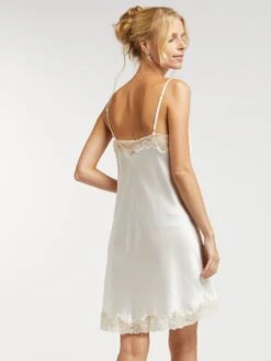 100% Seide Neglige LORETTA Von Vivis -Meer Bekleidung neglige seide loretta v00560 avorio vivis 2