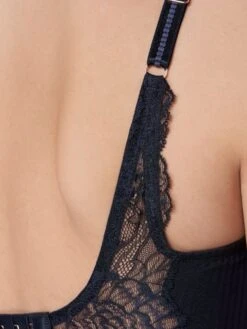 Spitze Bügel-BH PEONY FLORALE W By Triumph 21 Spitze Bügel-BH PEONY FLORALE W By Triumph -Meer Bekleidung peony florale bh schwarz 10181768 triumph