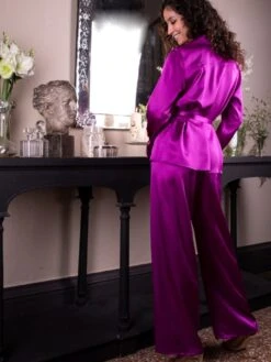 Seidenpyjama SOIE UNIE Von Marjolaine Basic Line 24 Seidenpyjama SOIE UNIE Von Marjolaine Basic Line -Meer Bekleidung pyjama damen seide soie unie soi5533 beere violett marjolaine 4