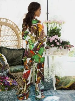 Seidenpyjama MAYA Schmetterlinge Von Marjolaine -Meer Bekleidung pyjama seide maya 4may5501 schmetterlinge braun bunt marjolaine 4