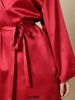 100% Seide Morgenmantel SOIE LASER Von Marjolaine 34 100% Seide Morgenmantel SOIE LASER Von Marjolaine -Meer Bekleidung seide morgenmantel laser laurian rot soie unie marjolaine 2 1 2 1