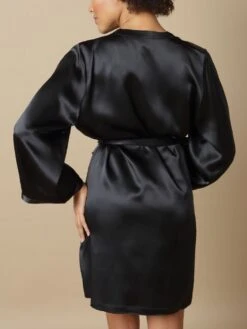 100% Seide Morgenmantel SOIE LASER Von Marjolaine 30 100% Seide Morgenmantel SOIE LASER Von Marjolaine -Meer Bekleidung seide morgenmantel laser schwarz soie unie marjolaine 8 1