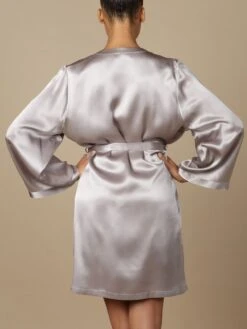 100% Seide Morgenmantel SOIE LASER Marjolaine -Meer Bekleidung seide morgenmantel laser silber soie unie marjolaine 2