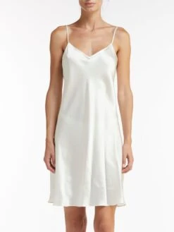 100% Seide Nachthemd CAROLINE Uni Von Vivis 24 100% Seide Nachthemd CAROLINE Uni Von Vivis -Meer Bekleidung seide nachthemd caroline weiss vivis 2 1 2