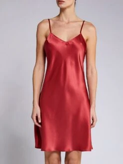100% Seide Nachthemd CAROLINE Uni Von Vivis 31 100% Seide Nachthemd CAROLINE Uni Von Vivis -Meer Bekleidung seide nachthemd v00003 caroline rot vivis 1 1