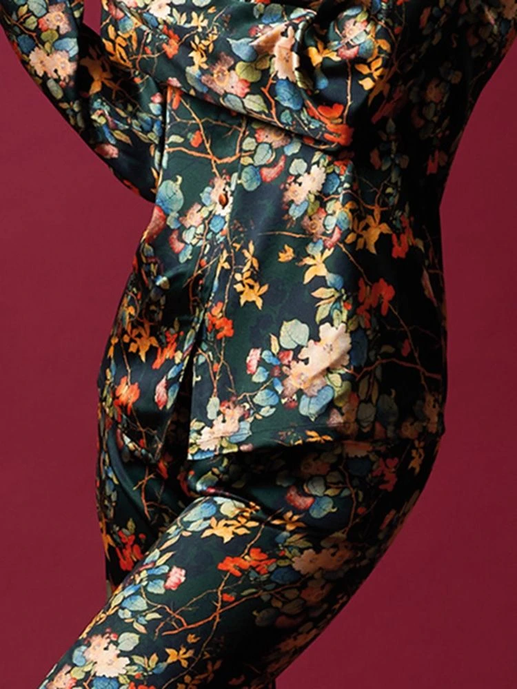 Seide Pyjama WINTER FLOWERS Grün-bunt Von Chiara Fiorini 7 Seide Pyjama WINTER FLOWERS Grün-bunt Von Chiara Fiorini – Bild 5