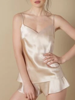 Seidentop 100% Seide ODON Satin Von Marjolaine 29 Seidentop 100% Seide ODON Satin Von Marjolaine -Meer Bekleidung seide top odon sand soie unie marjolaine 2 1 2 1