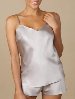 Seidentop 100% Seide ODON Satin Von Marjolaine 34 Seidentop 100% Seide ODON Satin Von Marjolaine -Meer Bekleidung seide top odon silber soie unie marjolaine 2 1 2 1