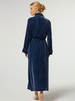 Seide-Viscose Samt Morgenmantel Lang DANIELA Uni Von Vivis -Meer Bekleidung seidensamt morgenmantel lang v00039 daniela nachtblau vivis 1 1