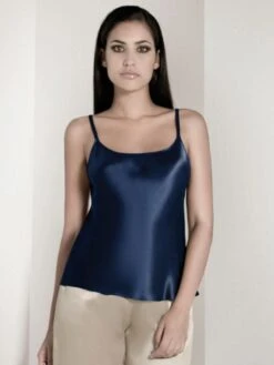 100% Seide Trägertop CLASSICO No. 2 Von Luna Di Seta 22 100% Seide Trägertop CLASSICO No. 2 Von Luna Di Seta -Meer Bekleidung seidentop rundhals vlst08010 marine dunkelblau luna di seta 5 3