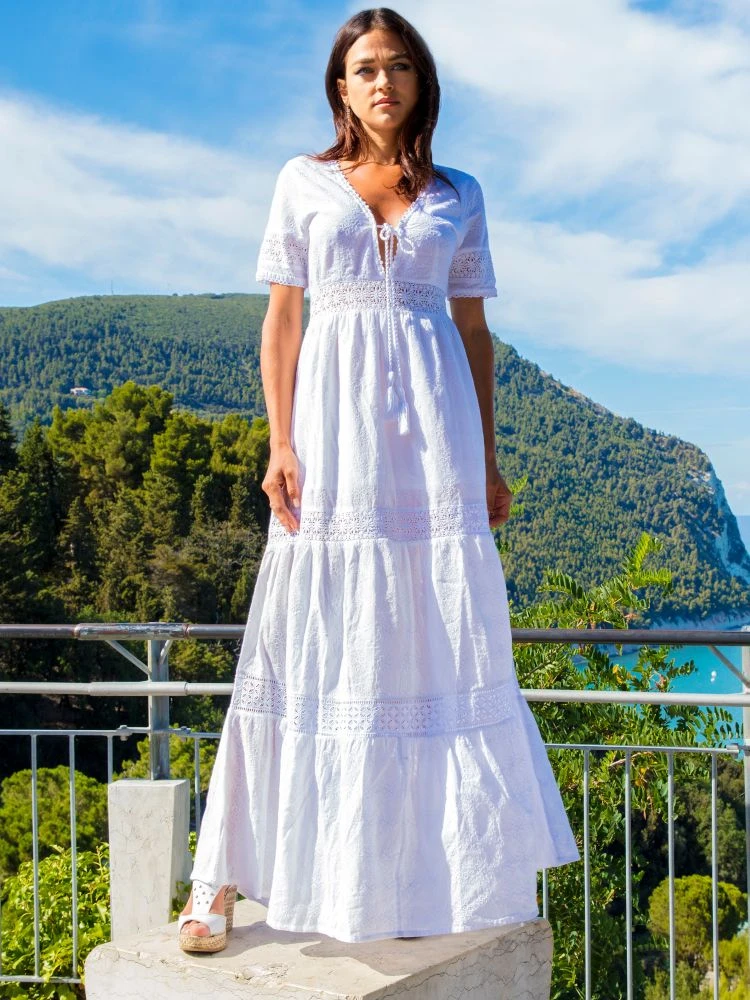 Sommerkleid Mit Spitze ARIANNA Lang Weiß Von Laetitia Beachwear 4 Sommerkleid Mit Spitze ARIANNA Lang Weiß Von Laetitia Beachwear – Bild 2