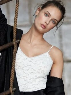 Spitzentop RANA 80 Uni Von Suggest By Pain De Sucre -Meer Bekleidung spitze top rana weiss pain de sucre suggest 1