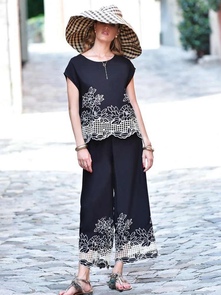 Resortwear Anzug Mit Hohlsaum-Stickerei NERO Von Chiara Fiorini 5 Resortwear Anzug Mit Hohlsaum-Stickerei NERO Von Chiara Fiorini – Bild 3