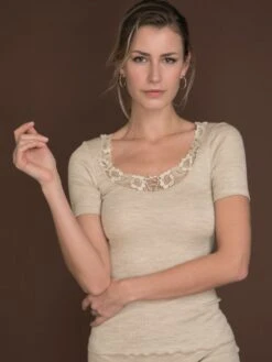 Merinowolle-Seide T-SHIRT Mit Spitze Von Artimaglia -Meer Bekleidung t shirt wolle seide 67603mm beige artimaglia 5