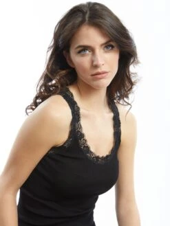 Merinowolle-Seide Unterhemd Gerippt Mit Calais Spitze Von Oscalito -Meer Bekleidung unterhemd camisole leavers spitze basic schwarz 3410 oscalito 4