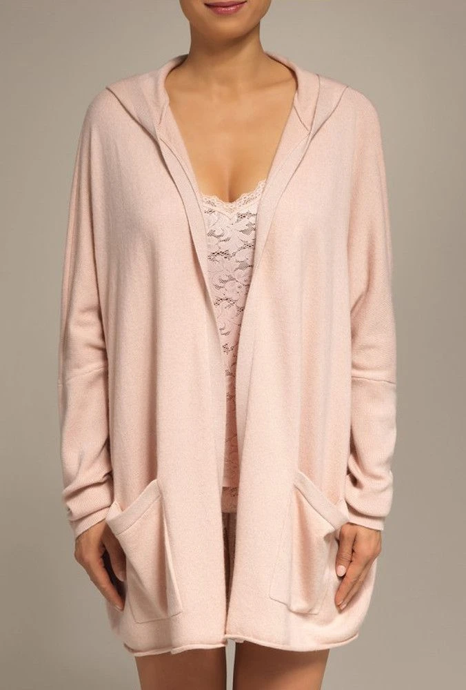 Wolle Kaschmir Kapuzen-Cardigan GRACE 96 Von Pain De Sucre Suggest 8 Wolle Kaschmir Kapuzen-Cardigan GRACE 96 Von Pain De Sucre Suggest – Bild 6